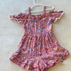 Girls size 6 romper.
